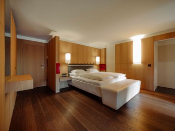 Gartenhotel Theresia****S - DAS "Grüne" Paradies für Zwei-& Vierbeiner Zimmerkategorien Junior Suite Typ B