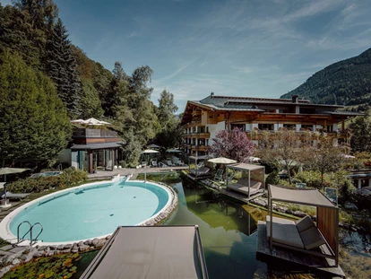 Hundehotel - Pools: Schwimmteich - Gartenhotel Theresia
Schwimmbecken, Naturschwimmteich, Whirlpool - Familien- & Gartenhotel Theresia****S
