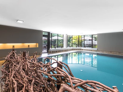 Hundehotel - Pools: Schwimmteich - Familien- & Gartenhotel Theresia****S