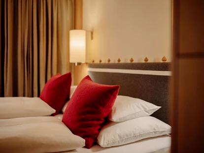 Hundehotel - Pools: Schwimmteich - Familien- & Gartenhotel Theresia****S