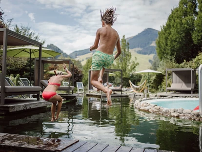 Hundehotel - Pools: Schwimmteich - Familien- & Gartenhotel Theresia****S