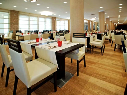 Hundehotel - Pools: Außenpool nicht beheizt - Friaul-Julisch Venetien - Green Village Resort