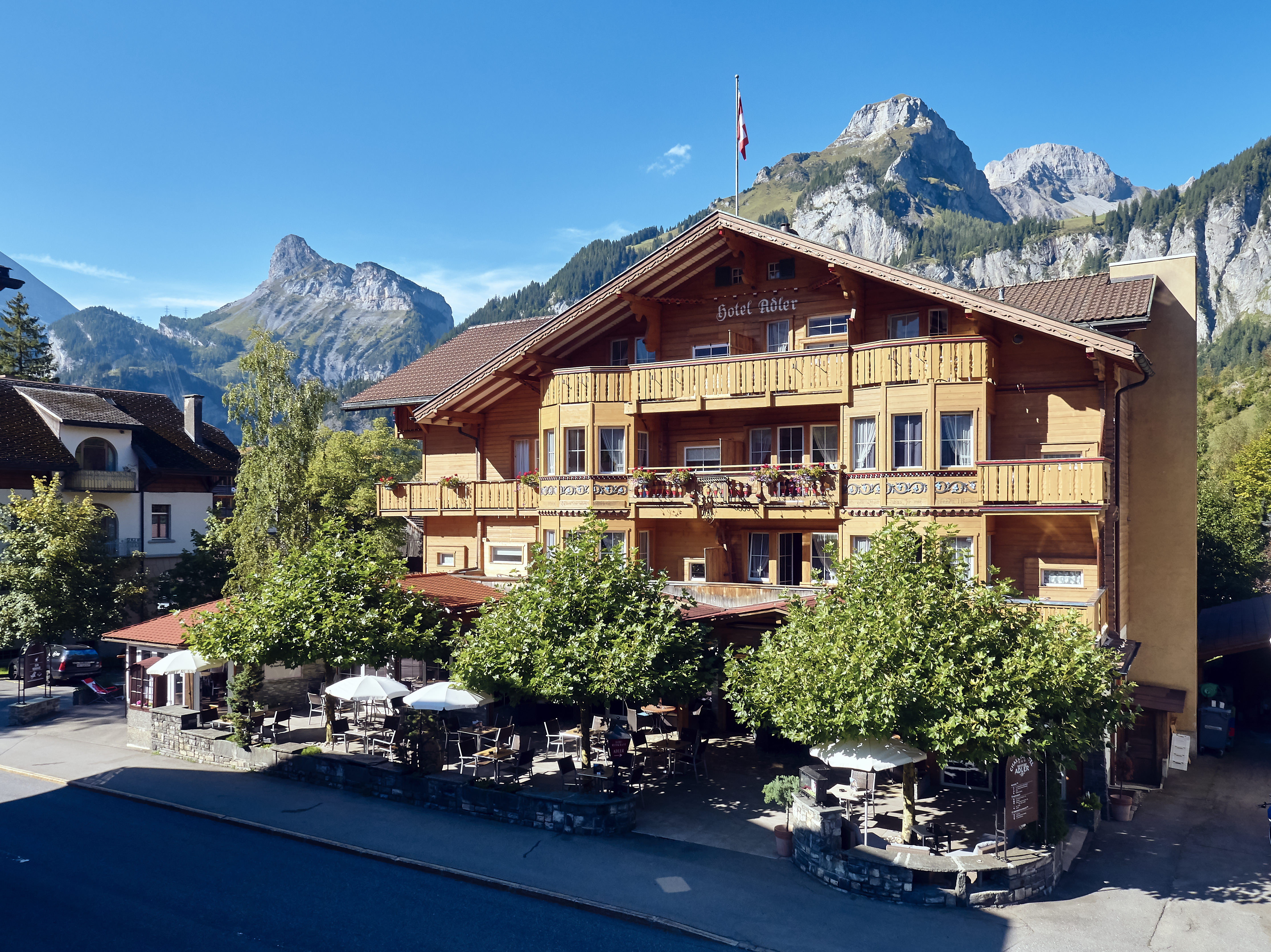 Hundehotel - Klassifizierung: 3 Sterne - Berner Oberland - Chalet-Hotel Adler, Hauptgebäude - Chalet-Hotel Adler