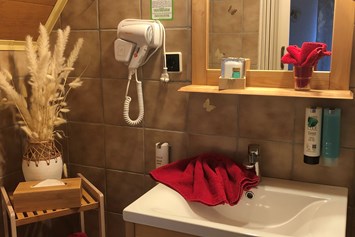 Urlaub-mit-Hund: Badezimmer  - Hotel Eulenhof ⭐️⭐️⭐️ , das Hotel für Mensch und Tier.. Liebevoll gestaltet und ausgestattet