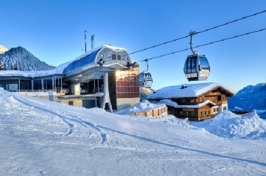 Familien und Vitalhotel Mühlpointhof ***S Ausflüge mit Hund Winter: Skigebiet Almenwelt Lofer