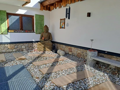 Hundehotel - Pools: Schwimmteich - Feng Shui Garten - Familien und Vitalhotel Mühlpointhof ***S