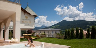 Hundehotel - Südtirol - Sonnenhotel Adler mit Dolomitenblick - Sonnenhotel Adler Nature Spa Adults only