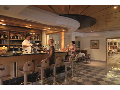 Hundehotel - Doggies: 3 Doggies - Hotelbar Adler - Sonnenhotel Adler Nature Spa Adults only