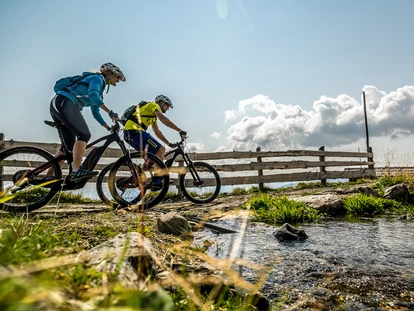Hundehotel - Doggies: 3 Doggies - Biken auf der Villanderer Alm - Sonnenhotel Adler Nature Spa Adults only