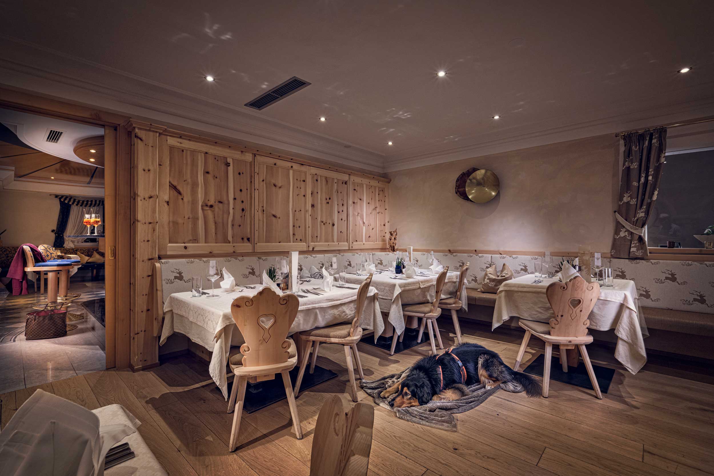 Urlaub-mit-Hund: Unsere Zirmstube - Sonnenhotel Adler Nature Spa Adults only - Essen | Trinken, Urlaub mit Hund