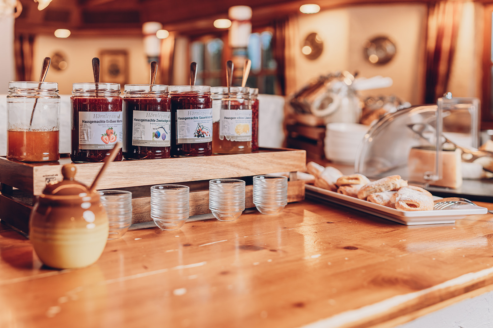 Urlaub-mit-Hund: Frühstück, Büfett  - Alpengasthof Hörnlepass - Essen | Trinken