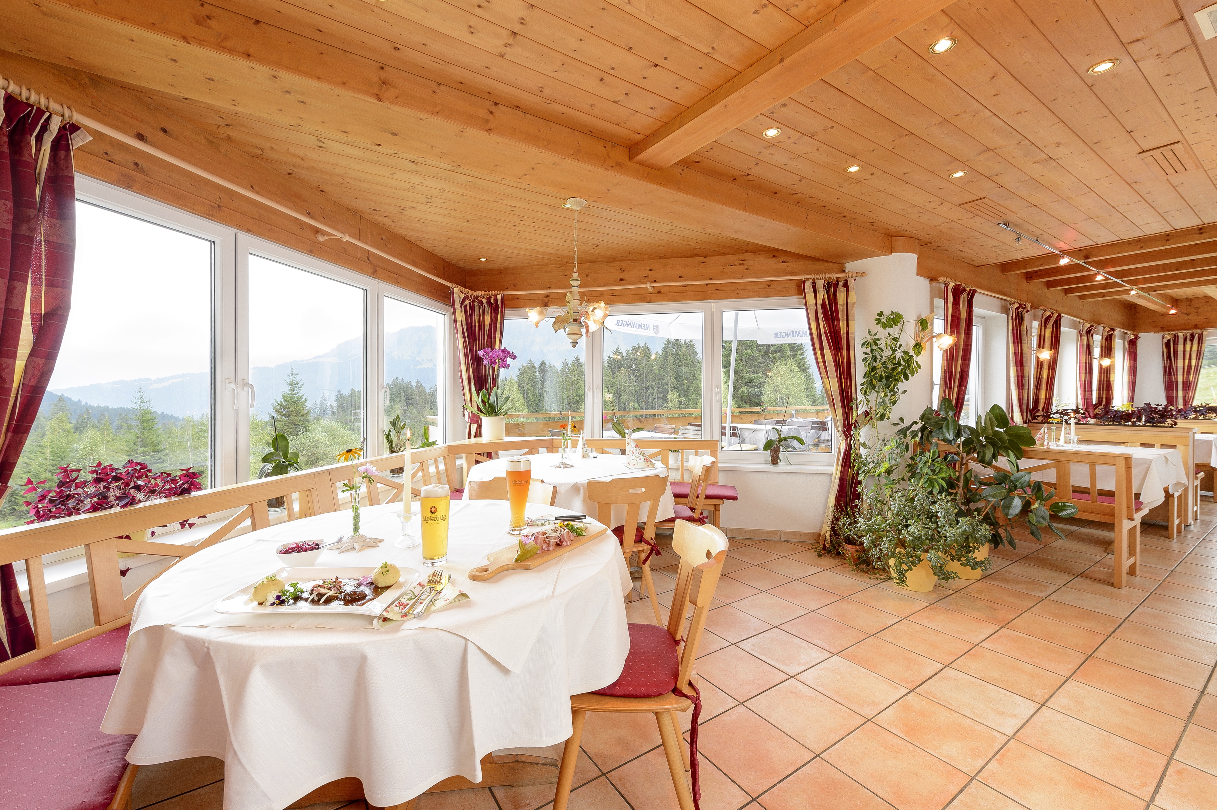 Urlaub-mit-Hund: Restaurant  - Alpengasthof Hörnlepass - Essen | Trinken