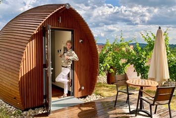 Urlaub-mit-Hund: Naturhotelzimmer im SONNENGARTEN mit Blick nach Frankreich - Glamping Resort Biosphäre Bliesgau