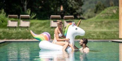 Hundehotel - Pools: Schwimmteich - Hotel Pustertalerhof