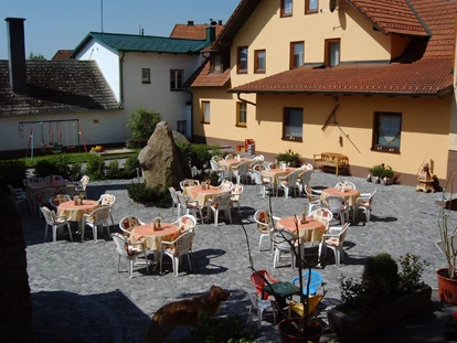 Hundehotel - Unterkunftsart: Hotel - Niederösterreich - Gastgarten - Genießergasthof Kutscherklause