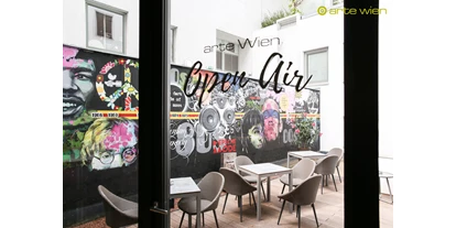 Hundehotel - Unterkunftsart: Hotel - Baden (Baden) - Open Air Lobby Terrasse - arte Hotel Wien Stadthalle
