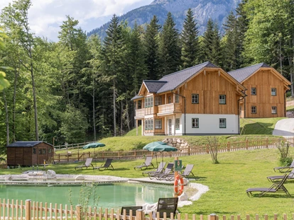 Hundehotel - Pools: Schwimmteich - dorfeigener Badeteich im Narzissendorf Zloam - Narzissendorf Zloam