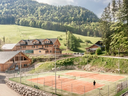 Hundehotel - Pools: Schwimmteich - Tennis-Auszeit im Narzissendorf - Narzissendorf Zloam