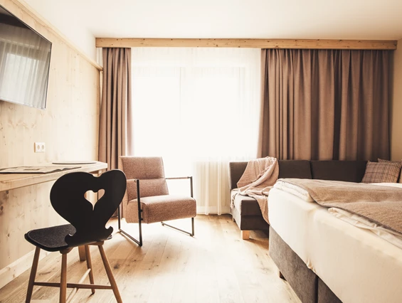 Urlaub-mit-Hund: Landhaus - Kategorie 4.0 - Hotel Johanna mitten im Ötztal - Wohnen | Schlafen