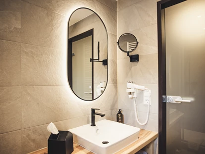Hundehotel - Ladis - Badezimmer in der Landhaus - Kategorie 4.0 - Hotel Johanna mitten im Ötztal