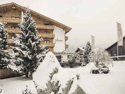 Hundehotel - Ladis - Das Johanna im Winter - Hotel Johanna mitten im Ötztal