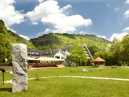 Hundehotel - Unterkunftsart: Hotel - Baden (Baden) - Hotel Krainerhütte im Wienerwald mit 50.000 m² Spirit Park - Hotel Krainerhütte