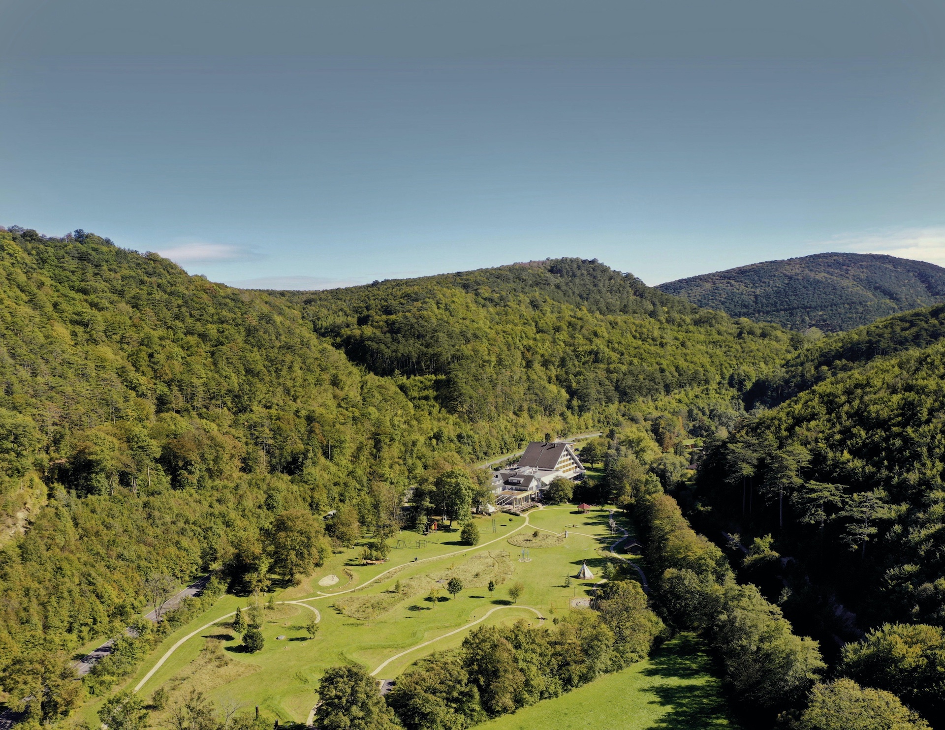 Hundehotel - Tulln an der Donau - Hotel Krainerhütte im Wienerwald mit 50.000 m² Spirit Park - Hotel Krainerhütte
