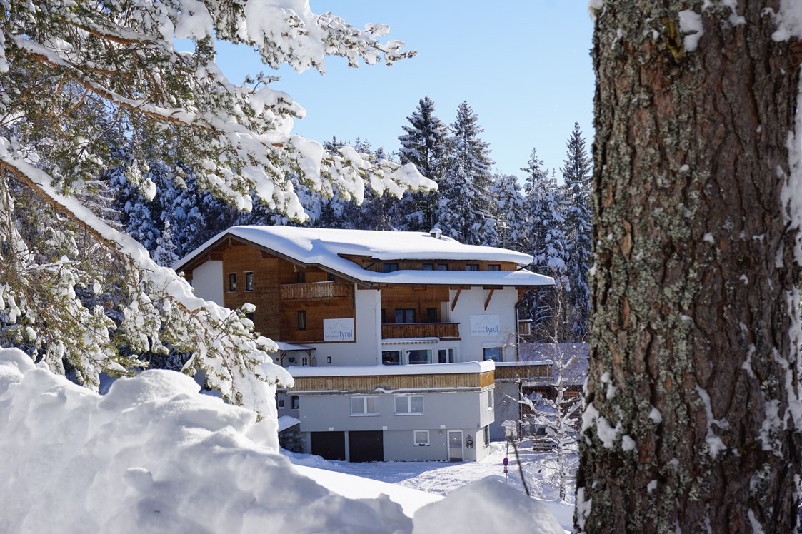 Urlaub-mit-Hund: Ansicht Winter - Hotel Tyrol Mösern