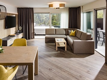 Panorama Residence Saltauserhof Resort Zimmerkategorien Two Bedroom Penthouse Villa mit Terrasse, Whirlpool & Sauna