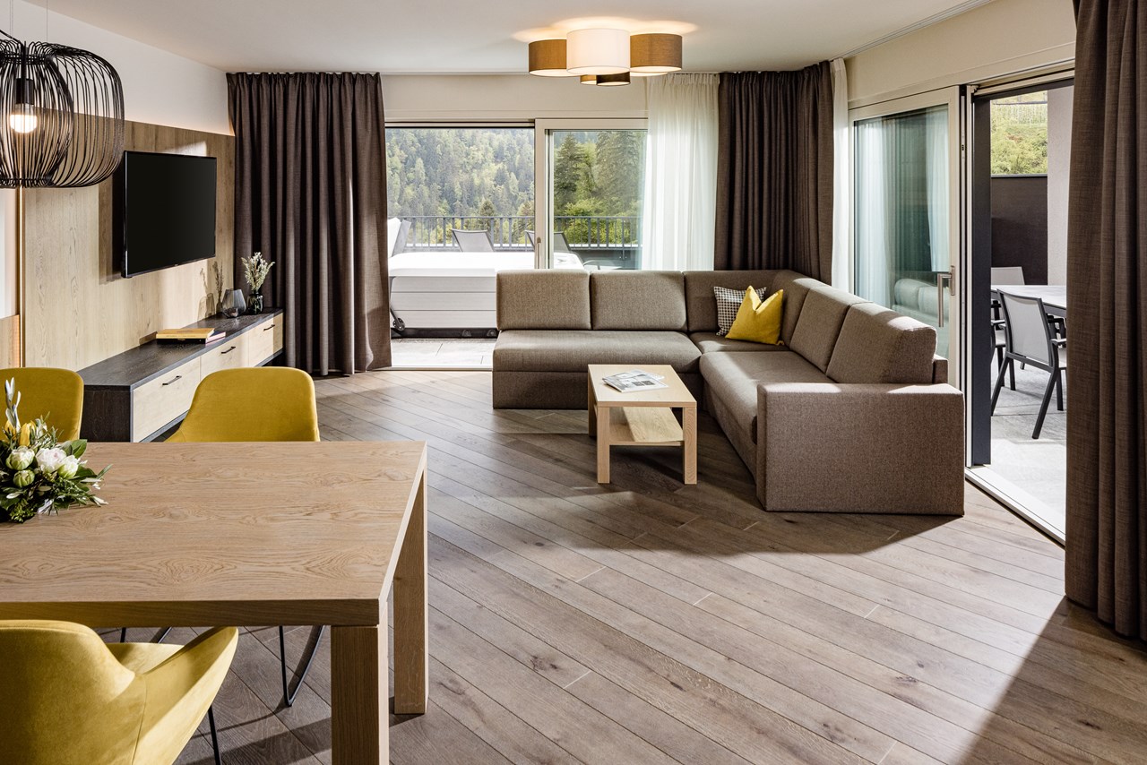 Panorama Residence Saltauserhof Resort Zimmerkategorien Two Bedroom Penthouse Villa mit Terrasse, Whirlpool & Sauna