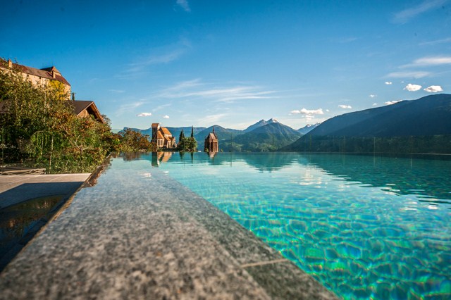 Hundehotel - Meran - Swimminpool - DAS FINKENNEST "Panorama Familyhotel & SPA"