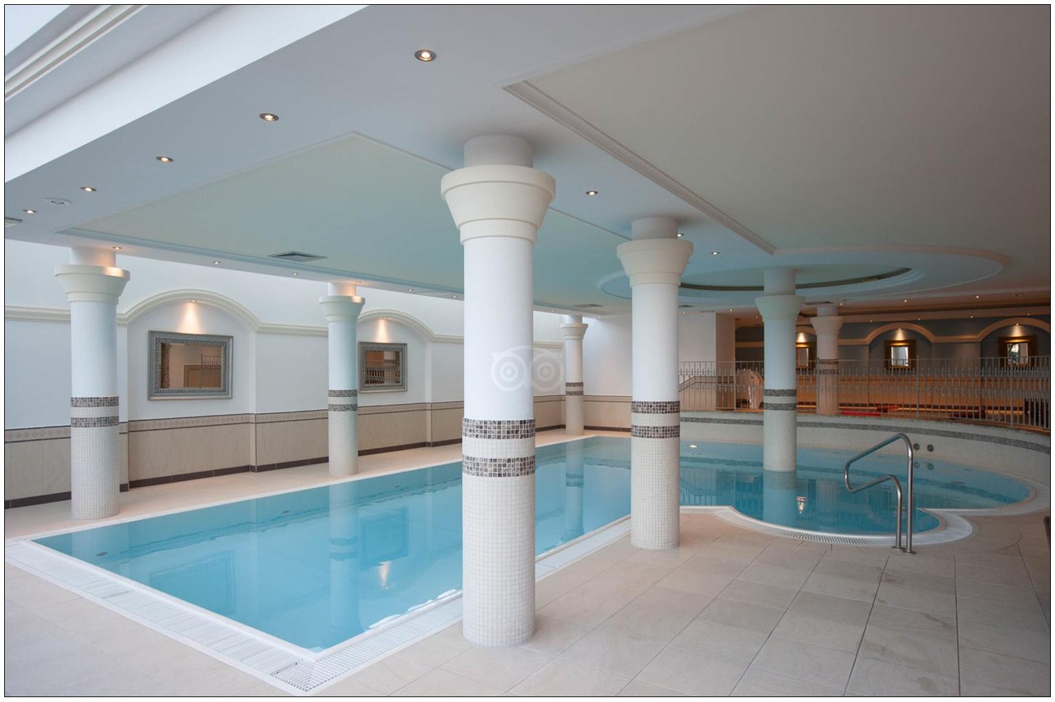 Urlaub-mit-Hund: Swimmingpool - DAS FINKENNEST "Panorama Familyhotel & SPA"