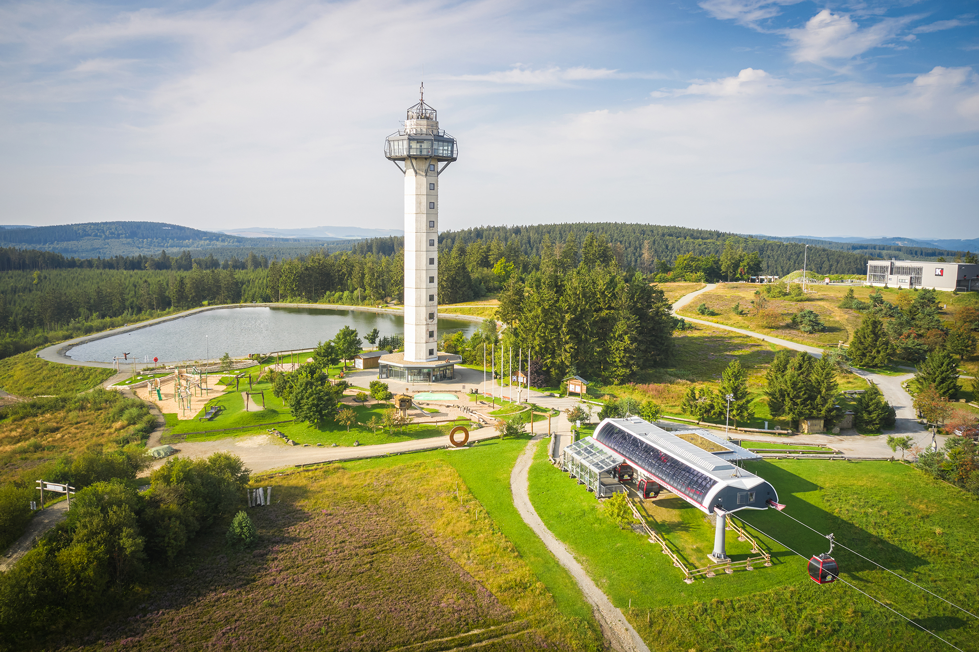 Urlaub-mit-Hund: Ettelsberg mit Hochheideturm - Sauerland Stern Hotel - Haus | Umgebung, Urlaub mit Hund