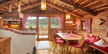 Hundehotel - Tauplitz - Wohn/Essbereich mit herrlichem Panoramablick - Almdorf Flachau
