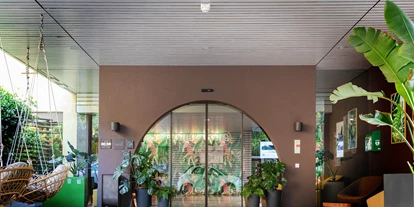 Hundehotel - Unterkunftsart: Hotel - Bodio TI - Hoteleingang - Parkhotel Brenscino Brissago