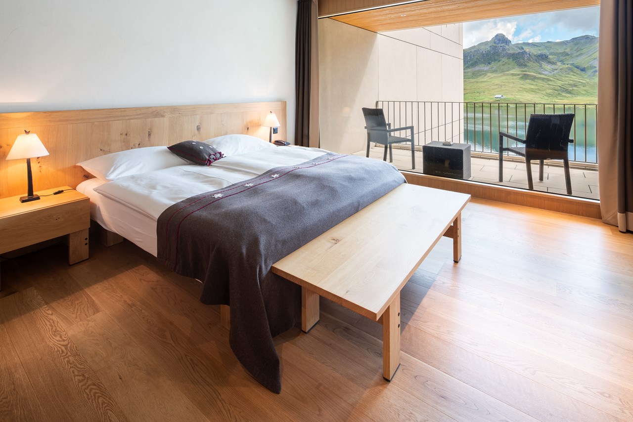 Frutt Mountain Resort Zimmerkategorien Seeblick Suite im ruhigen Mountain Lodge Flügel