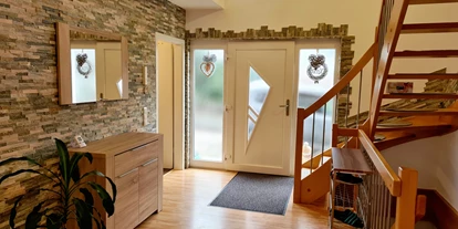 Hundehotel - Grill - Erkrath - Eingangsbereich - Monteur- und Ferienwohnung Gästehaus Rhein-Main Ferienwohnung