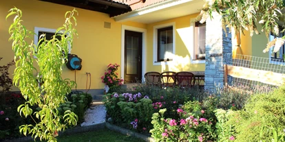 Hundehotel - Tauplitz - Appartement Blick-Hauserkaibling - privater Gartenbereich mit Griller und Gartenmöbel -  komplett eingezäunt  - Appartement Mama