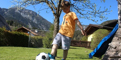 Hundehotel - Tauplitz - Garten komplett eingezäunt - Appartement Blick-Hauserkaibling - Fußballtore - Appartement Mama