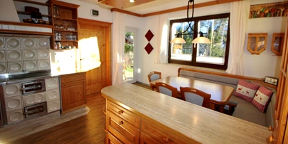 Hundehotel - Tauplitz - Appartement Kachelofenzauber-Küche  - Appartement Mama