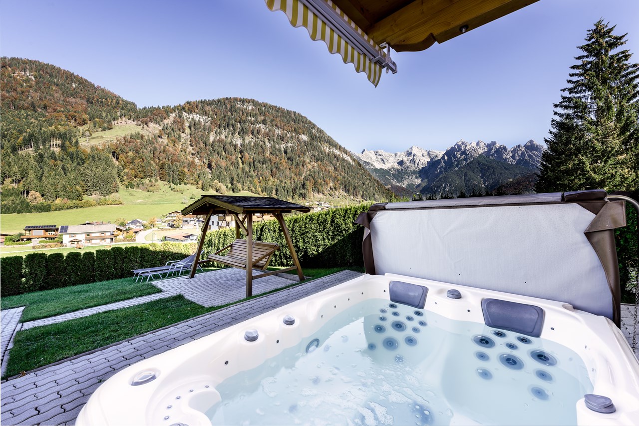 Adults Only Hotel Unterlechner Zimmerkategorien Jacuzzi - Garten & Wellness Suite