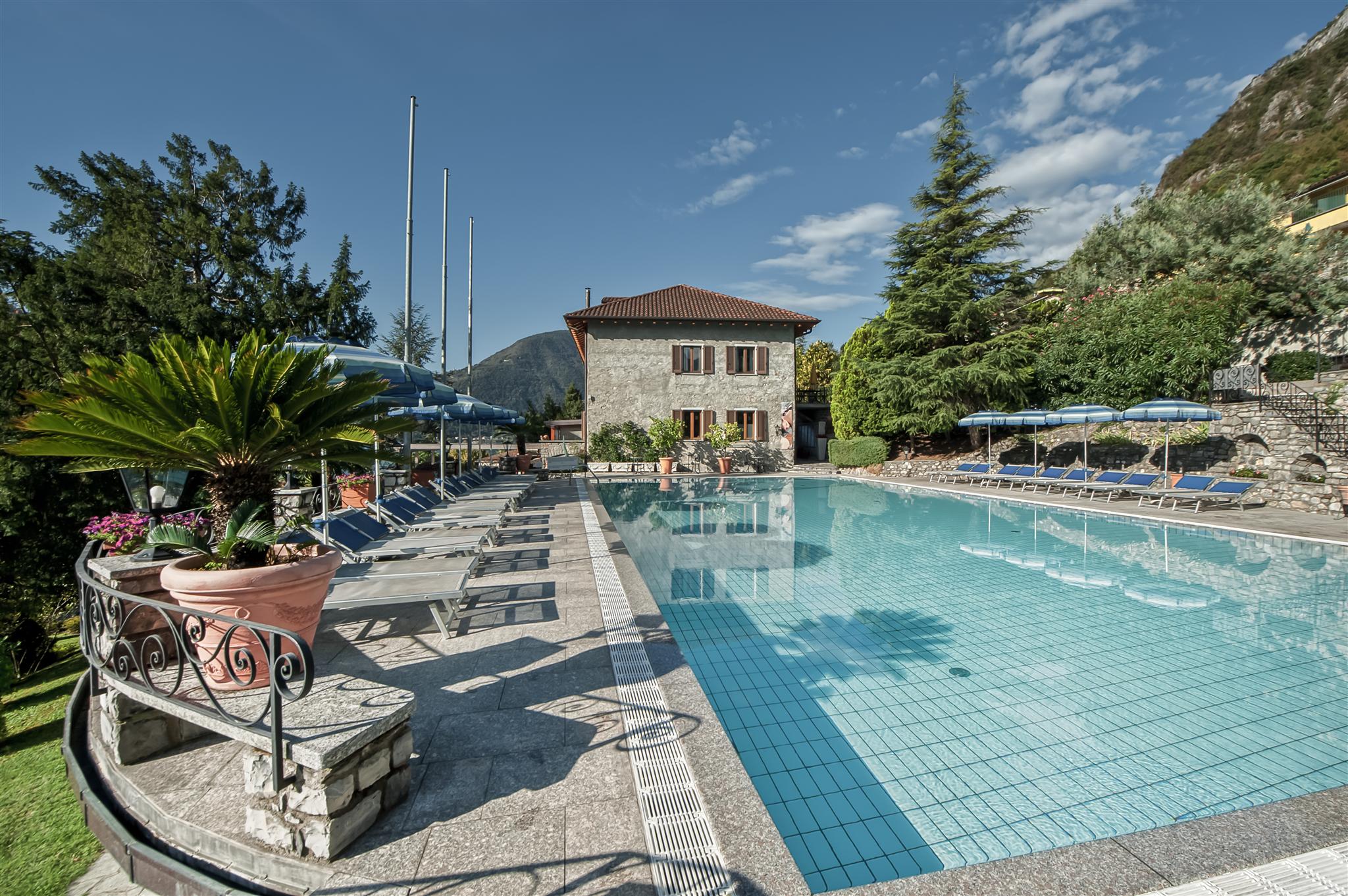 Urlaub-mit-Hund: Parco San Marco swimming pool - Parco San Marco Lifestyle Beach Resort