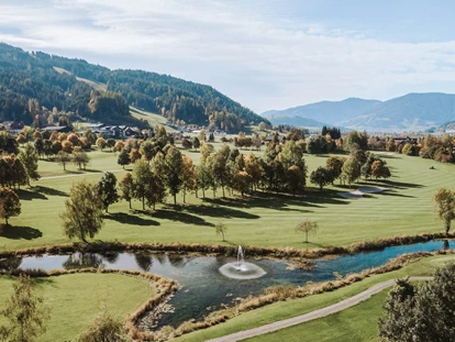 Hundehotel - Tauplitz - Direkt am Golfplatz Radstadt - Hunde angeleint am Golfplatz erlaubt - Hotel Gut Weissenhof ****S