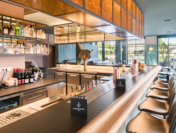 Urlaub-mit-Hund: Die Bar Hammaburg - Ostseehotel Midgard