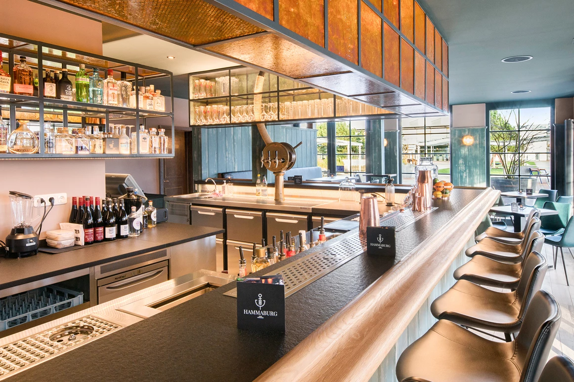 Urlaub-mit-Hund: Die Bar Hammaburg - Ostseehotel Midgard