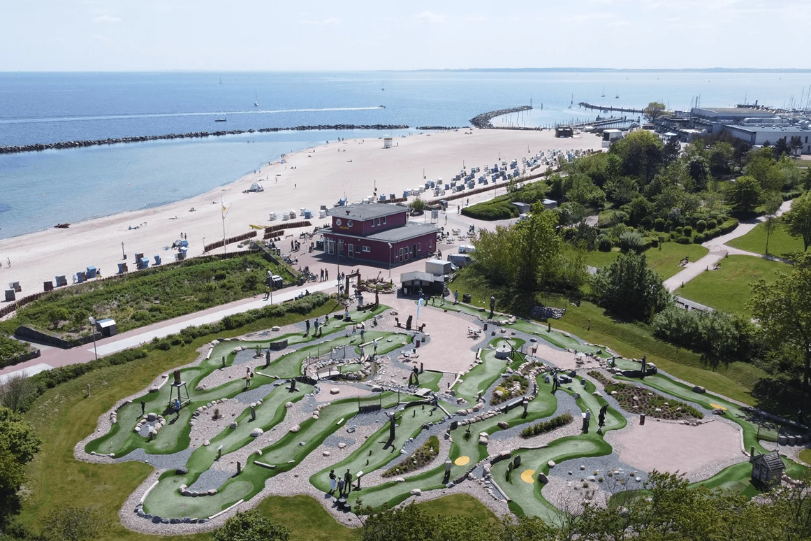 Urlaub-mit-Hund: Wikingergolf im Dampland - Ostseehotel Midgard