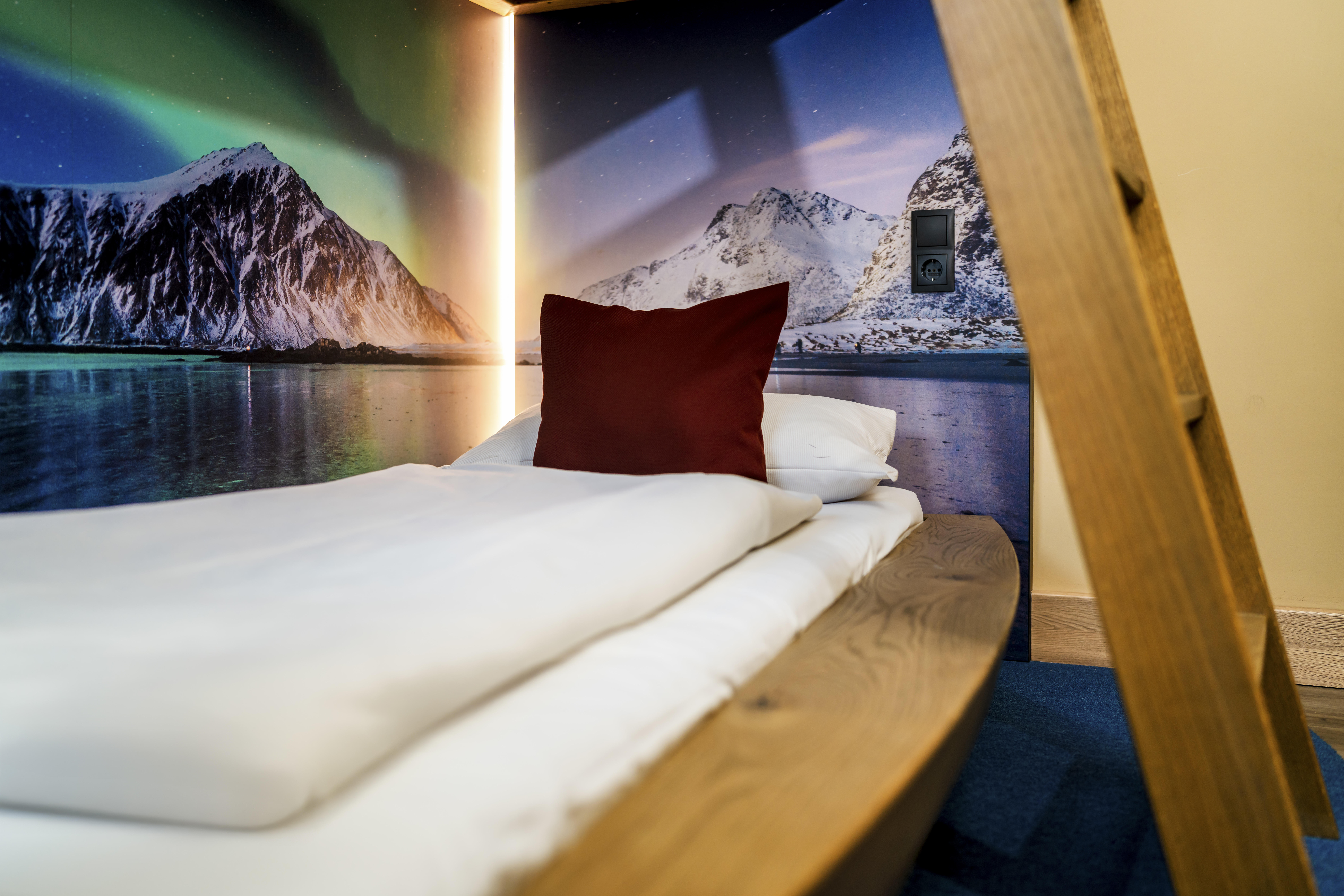 Urlaub-mit-Hund: Familiensuite Kinderbett - Ostseehotel Midgard - Urlaub mit Hund, Wohnen | Schlafen