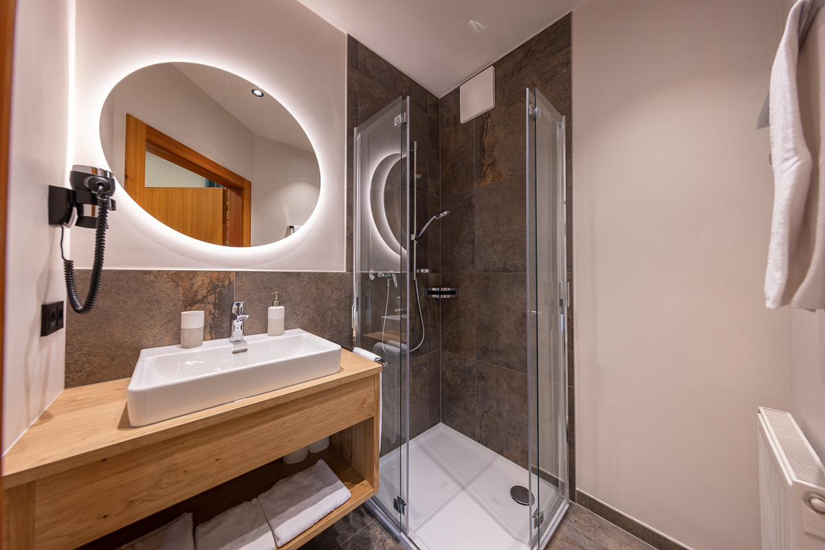 Urlaub-mit-Hund: Badezimmer 2 Top 2 - Appartements Fürstauer