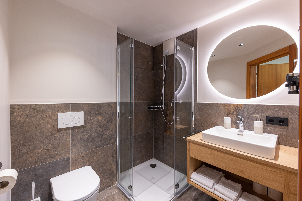 Urlaub-mit-Hund: Badezimmer 1 Top 4 und Top 7 - Appartements Fürstauer