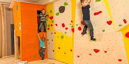 Hundehotel - Tauplitz - Spielbereich für Kinder im JUFA Hotel Almtal*** - JUFA Hotel Grünau im Almtal***